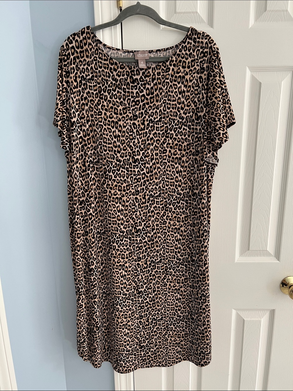 Chico's Leopard Print Short Sleeve Shift Dress in Tan and Black